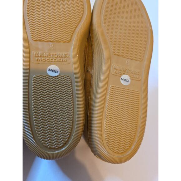 Minnetonka Women's Size 8 Golden Tan Sheepskin Slippers House Shoes - Picture 12 of 14